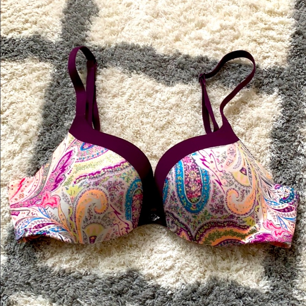 VICTORIA’S SECRET PUSH UP BRA